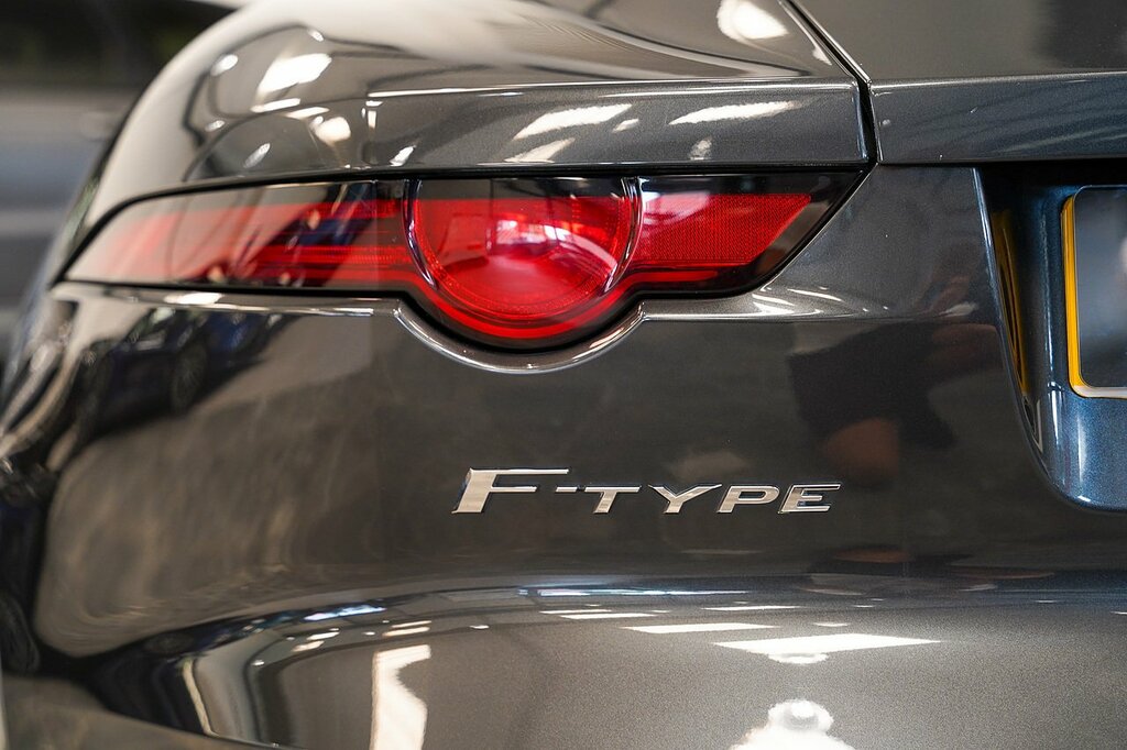 Jaguar F-Type 2.0 R-dynamic Blue #31