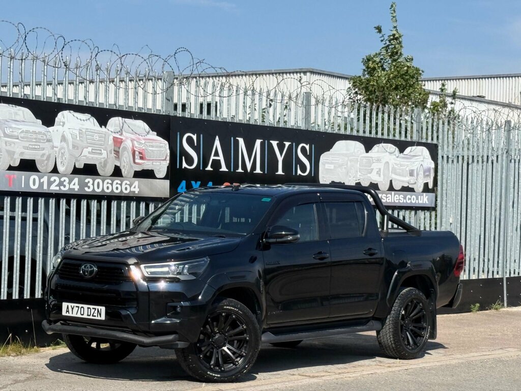 Toyota HILUX 2.8 D-4d Invincible X 4Wd Euro 6 Ss Black