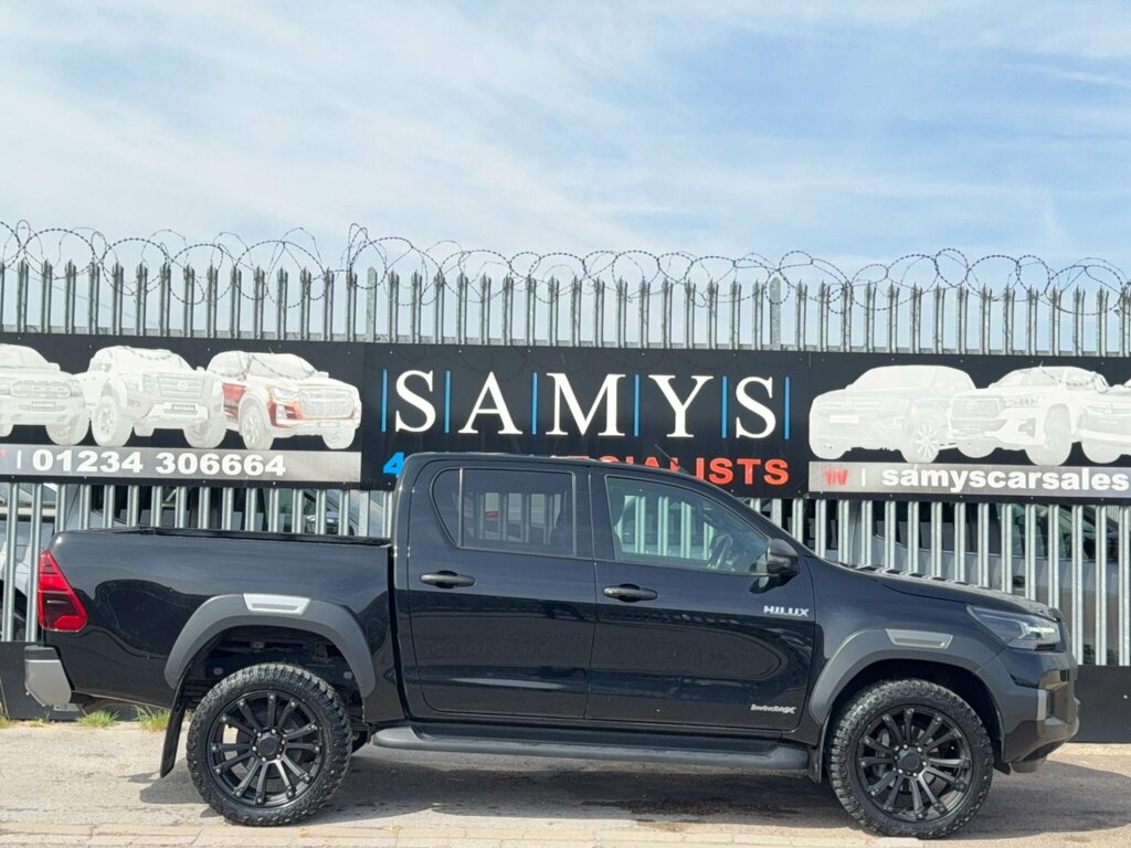 Toyota HILUX 2.8 D-4d Invincible X 4Wd Euro 6 Ss EA71OLP Black #3