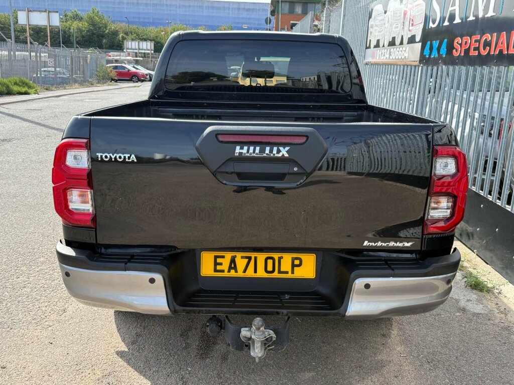 Toyota HILUX 2.8 D-4d Invincible X 4Wd Euro 6 Ss EA71OLP Black #5
