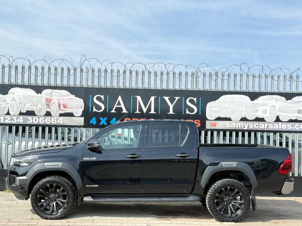 Toyota HILUX 2.8 D-4d Invincible X 4Wd Euro 6 Ss EA71OLP Black #4