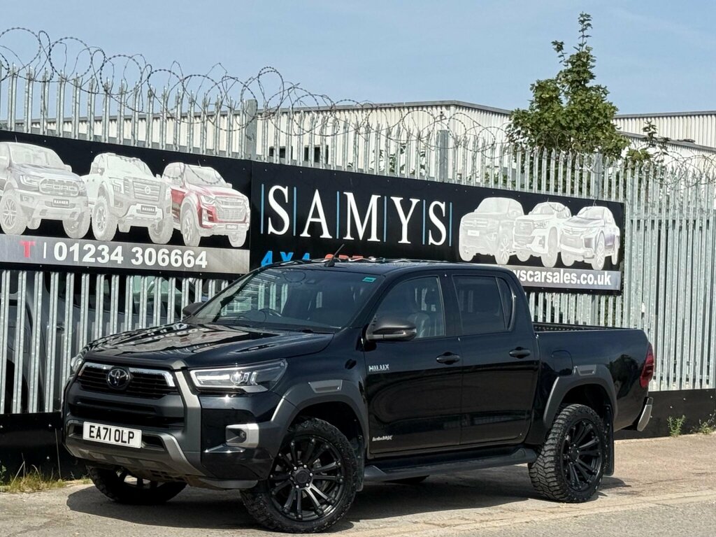 Toyota HILUX 2.8 D-4d Invincible X 4Wd Euro 6 Ss Black
