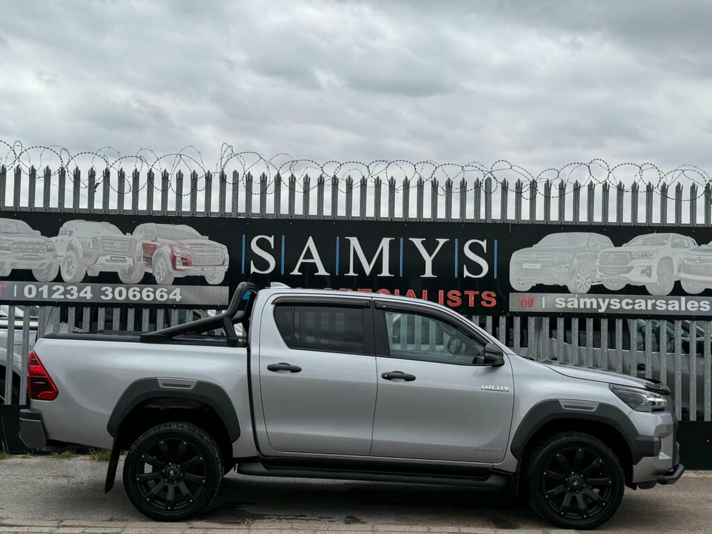 Toyota HILUX 2.8 D-4d Invincible X 4Wd Euro 6 Ss Silver #3
