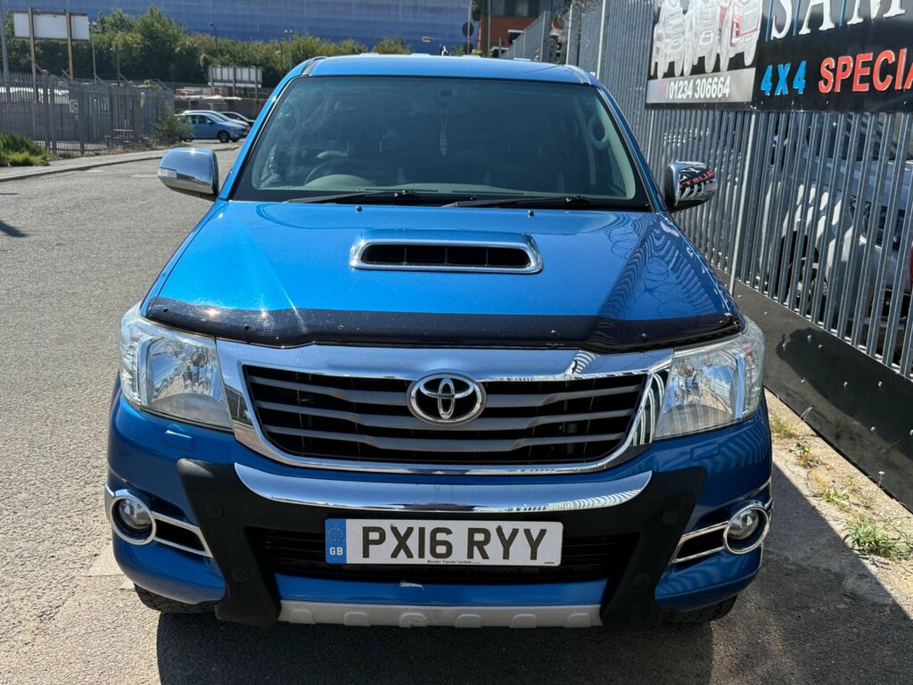 Toyota HILUX Active White #2