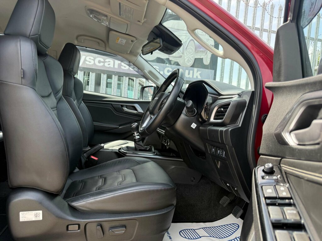Isuzu D-Max 1.9 V-cross Double Cab 4X4 - 2023 73 Red #9