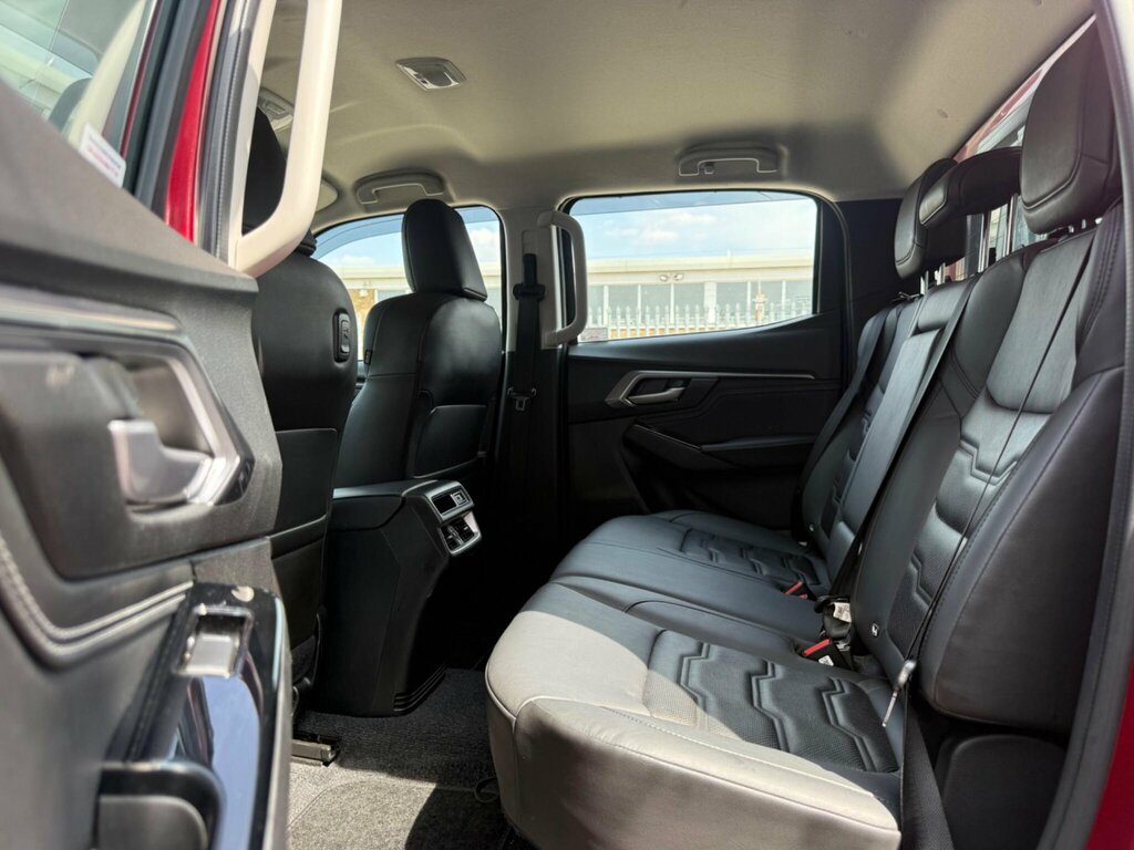 Isuzu D-Max 1.9 V-cross Double Cab 4X4 - 2023 73 Red #12