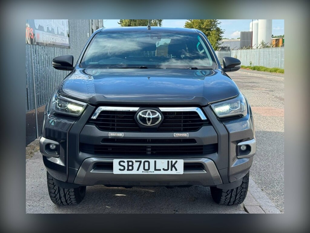 Toyota HILUX 2.8 D-4d Invincible X 4Wd Euro 6 Ss Grey #3