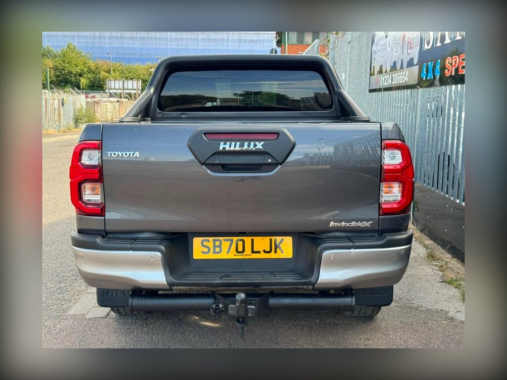 Toyota HILUX 2.8 D-4d Invincible X 4Wd Euro 6 Ss Grey #5