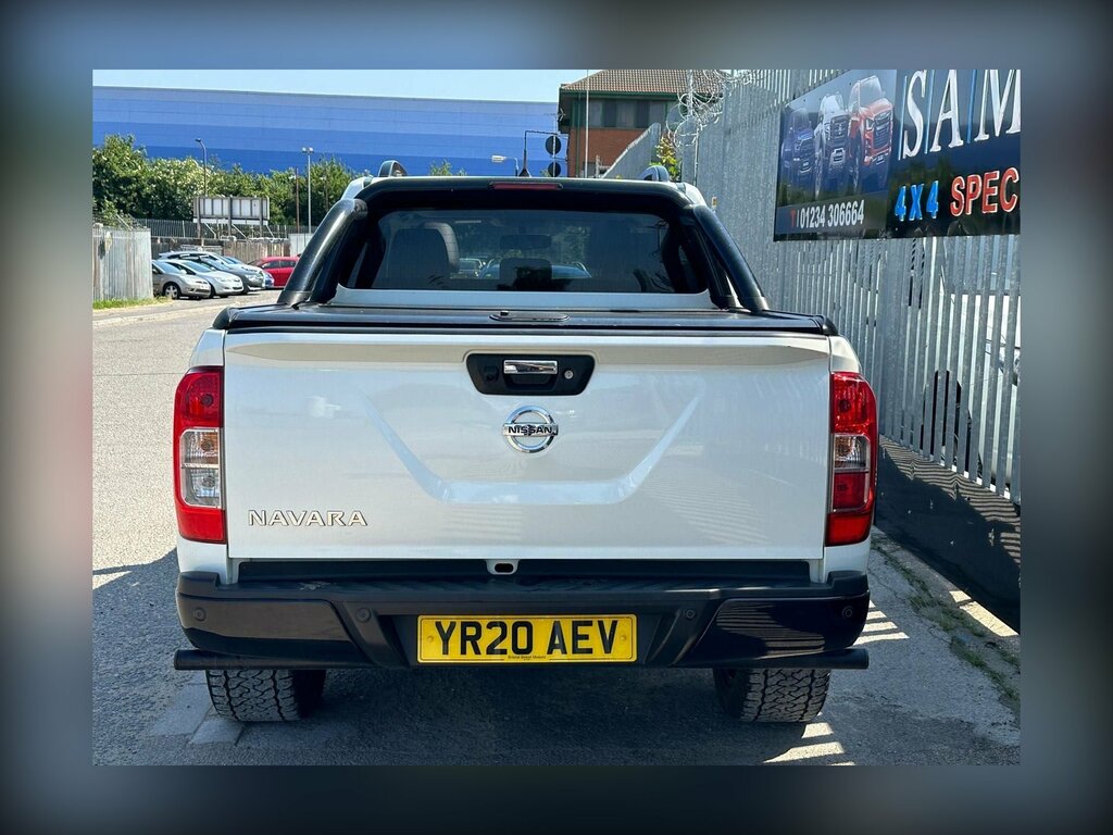 Nissan Navara 2.3 Dci N-guard Double Cab Pickup 4Wd Euro 6 White #4