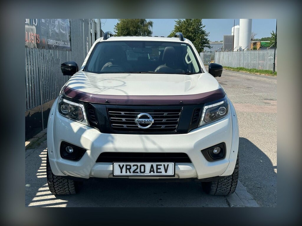 Nissan Navara 2.3 Dci N-guard Double Cab Pickup 4Wd Euro 6 White #2