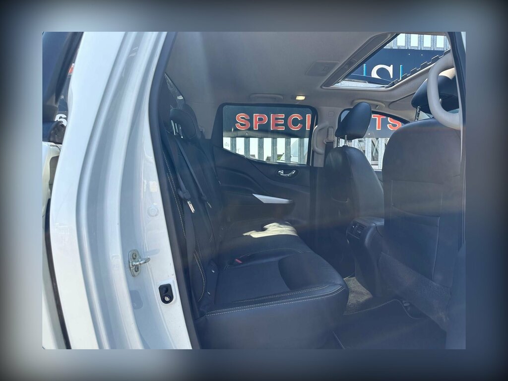 Nissan Navara Dci Tekna White #8