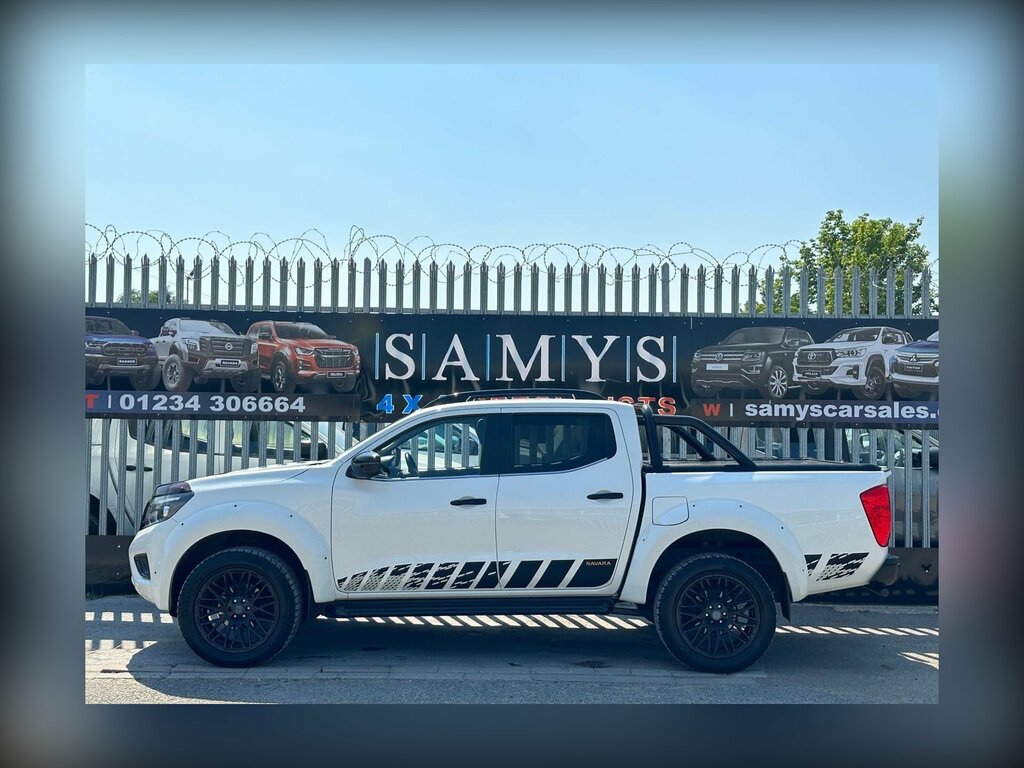 Nissan Navara 2.3 Dci N-guard Double Cab Pickup 4Wd Euro 6 White #3