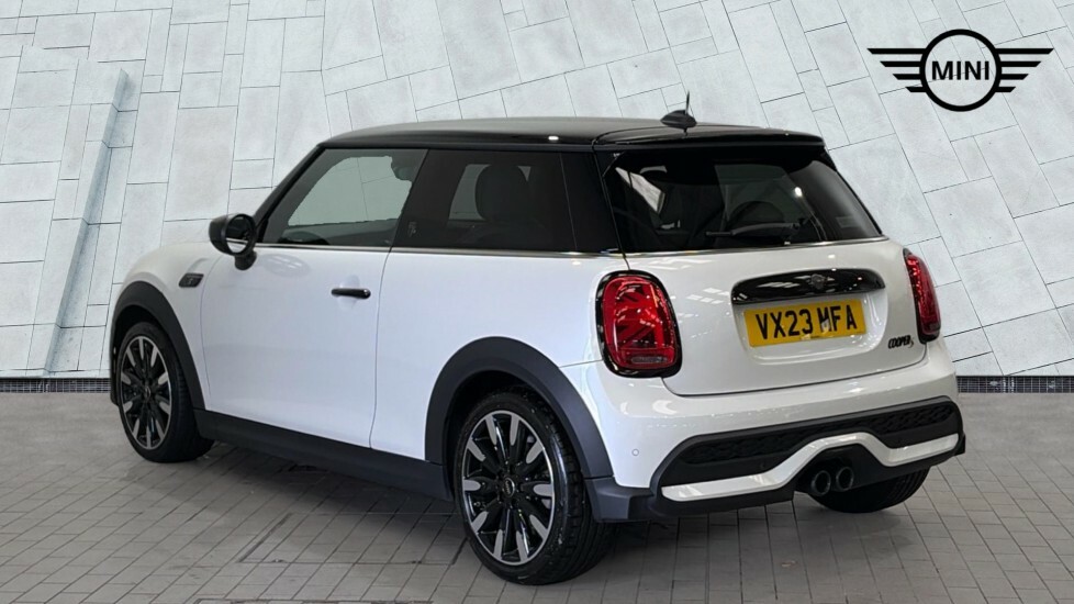 Mini Hatch 3-Door Hatch Cooper S Exclusive VX23MFA White #4