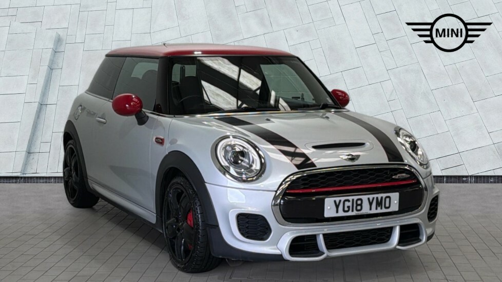 Mini Hatch John Cooper Works Hatch YG18YMO White #2