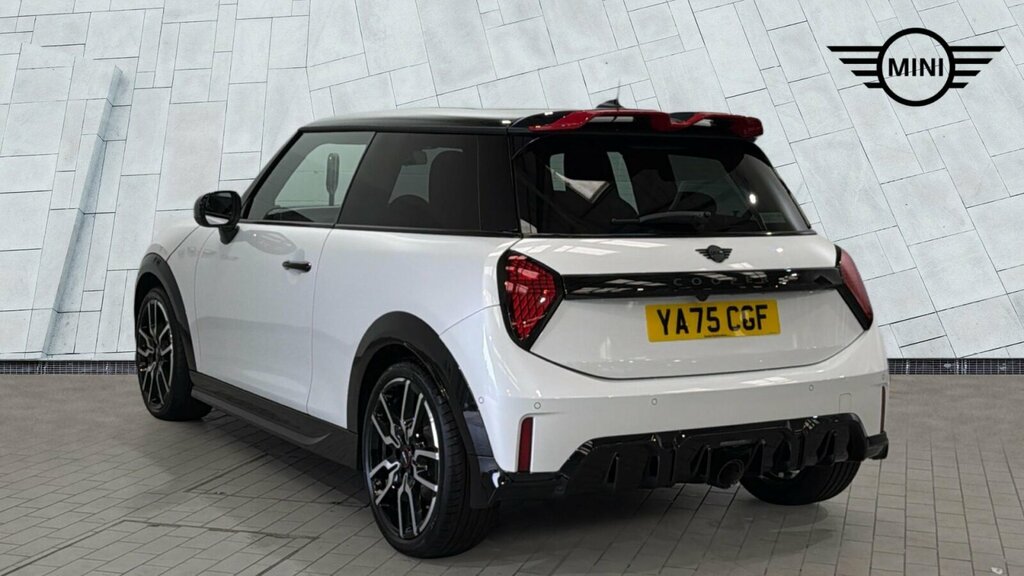 Mini Hatch John Cooper Works YA75CGF White #3