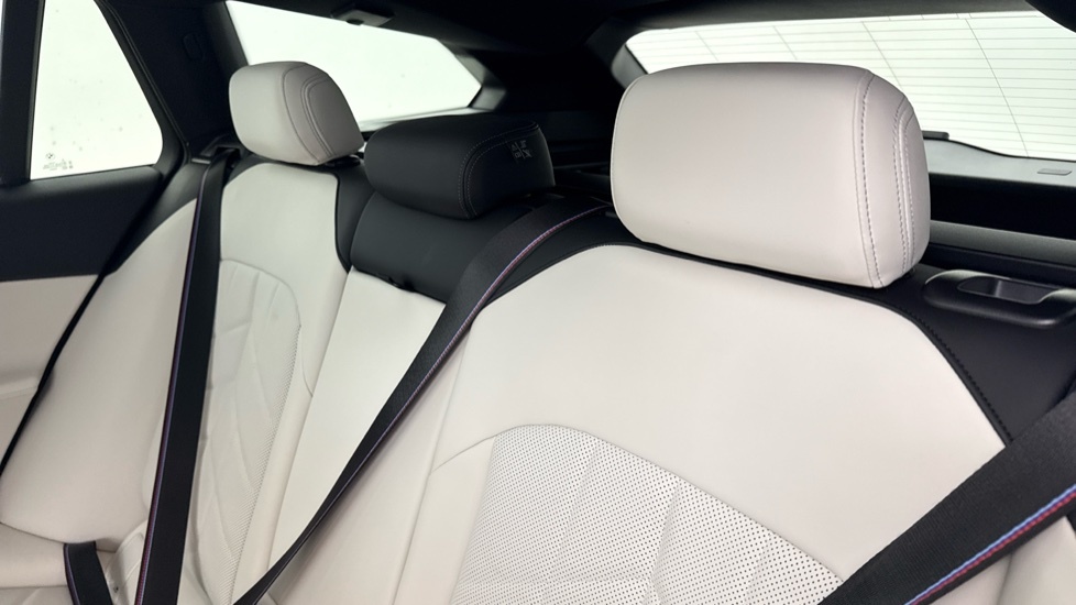 BMW i5 250Kw Edrive40 Sport Edition 84Kwh 2025 Blue #24