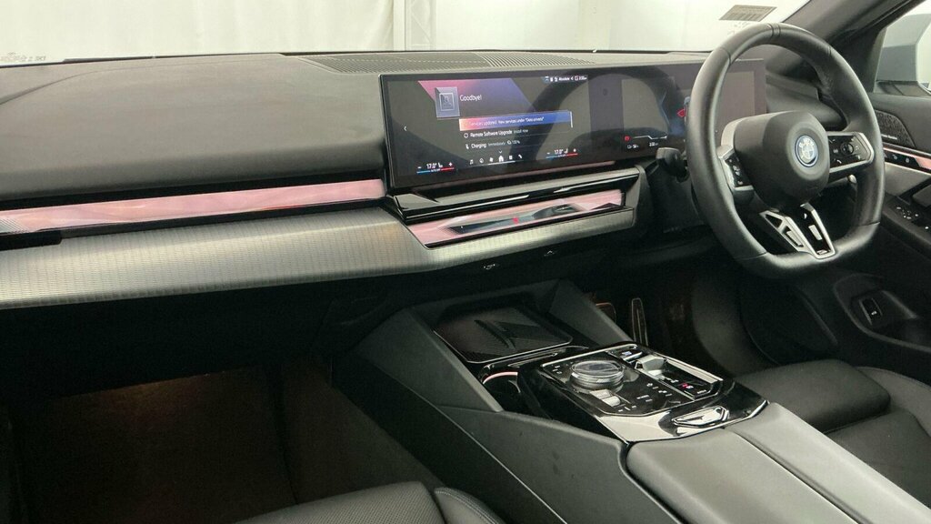 BMW i5 40 83.9Kwh M Sport Edrive 11Kw Charger Grey #8