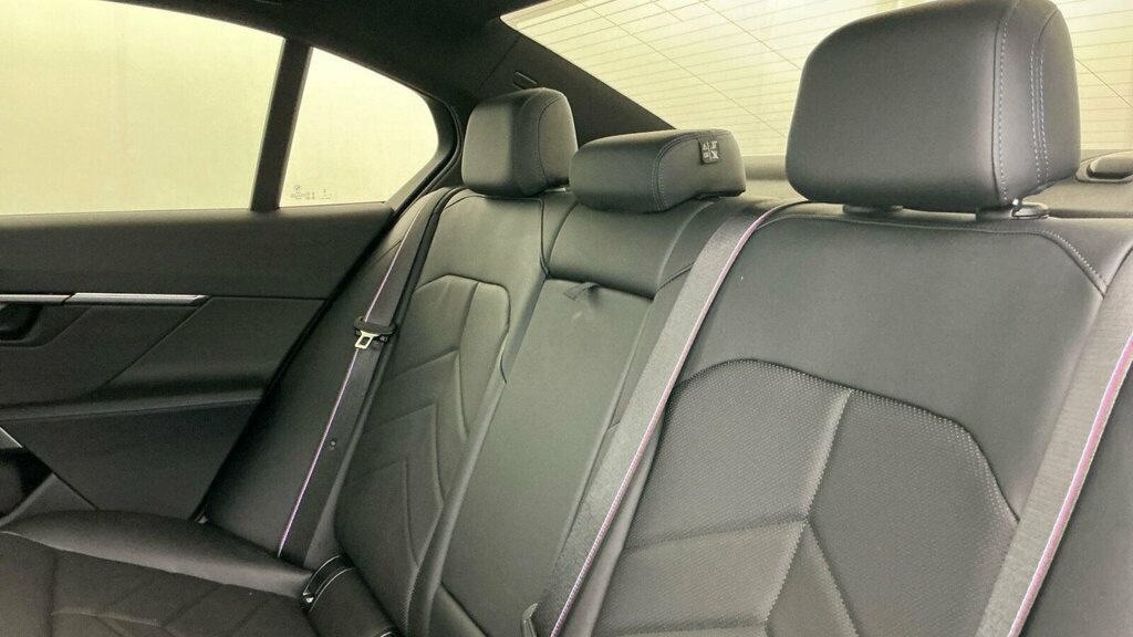BMW i5 40 83.9Kwh M Sport Edrive 11Kw Charger Grey #12