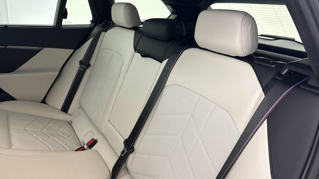 BMW i5 I5 M60 Xdrive Saloon  #24