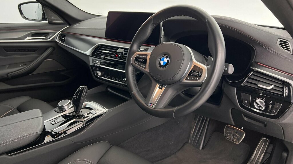 BMW 5 Series 520D Mht M Sport Step White #11