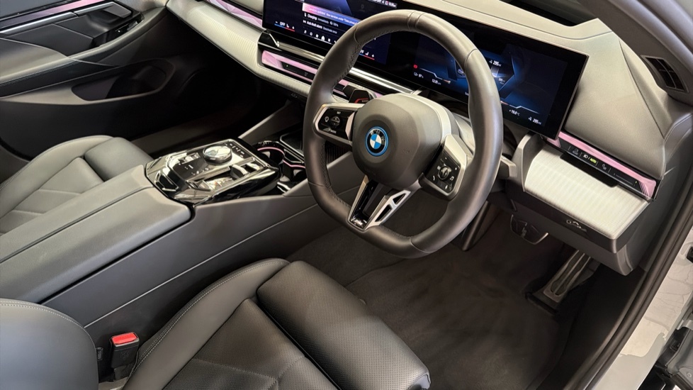 BMW i5 250Kw Edrive40 M Sport 84Kwh Techcomf Black #11