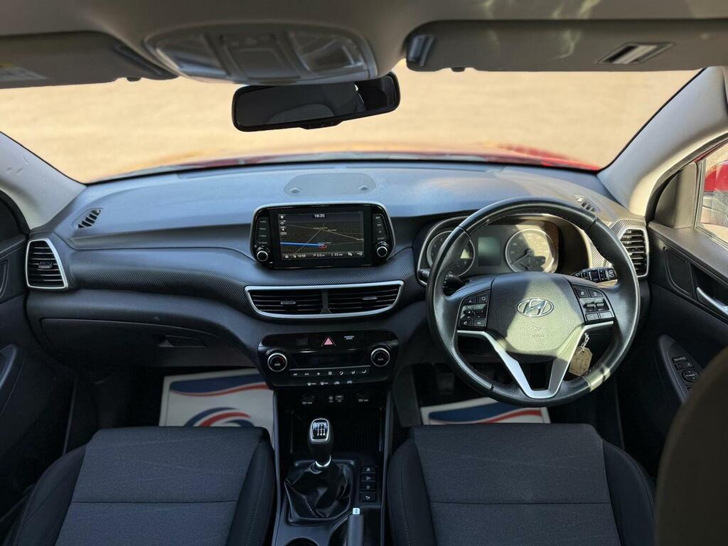 Hyundai Tucson Suv 1.6 Gdi Se Nav Euro 6 Ss 201868 FL68WUC Red #2