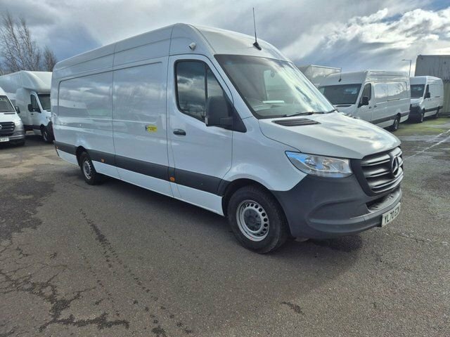 Mercedes-Benz Sprinter 2.1L Progressive White