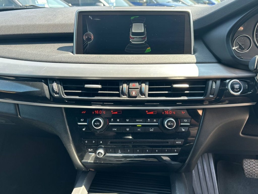 BMW X5 X5 M50d White #37