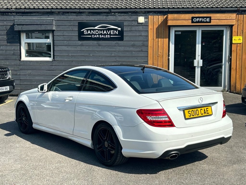 Mercedes-Benz C Class 2.1L Amg Sport Edition White #3