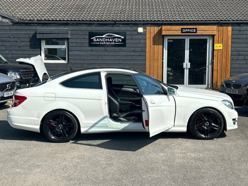 Mercedes-Benz C Class 2.1L Amg Sport Edition White #6