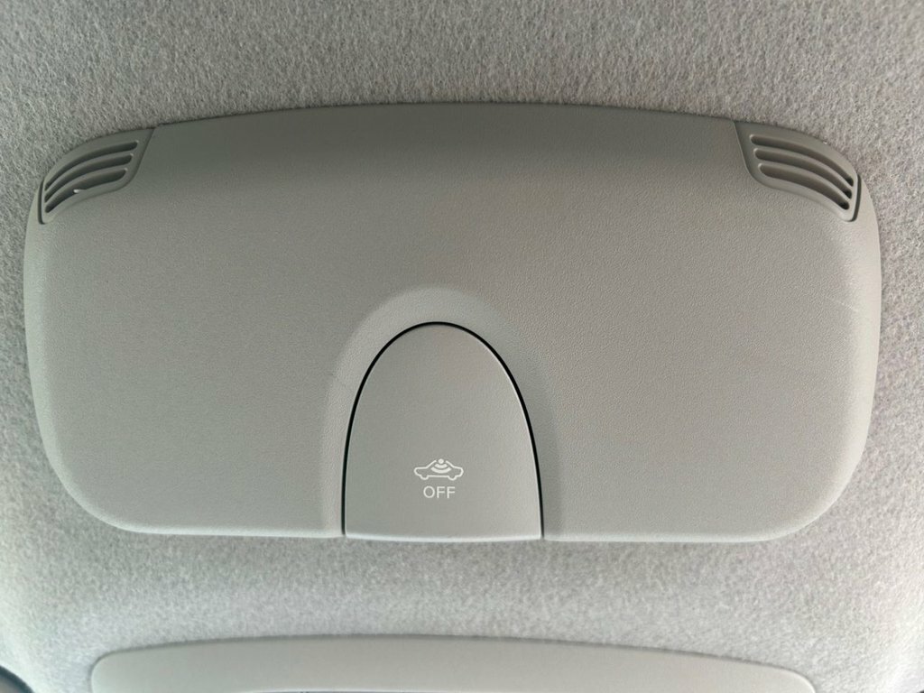 Nissan Leaf Acenta White #46