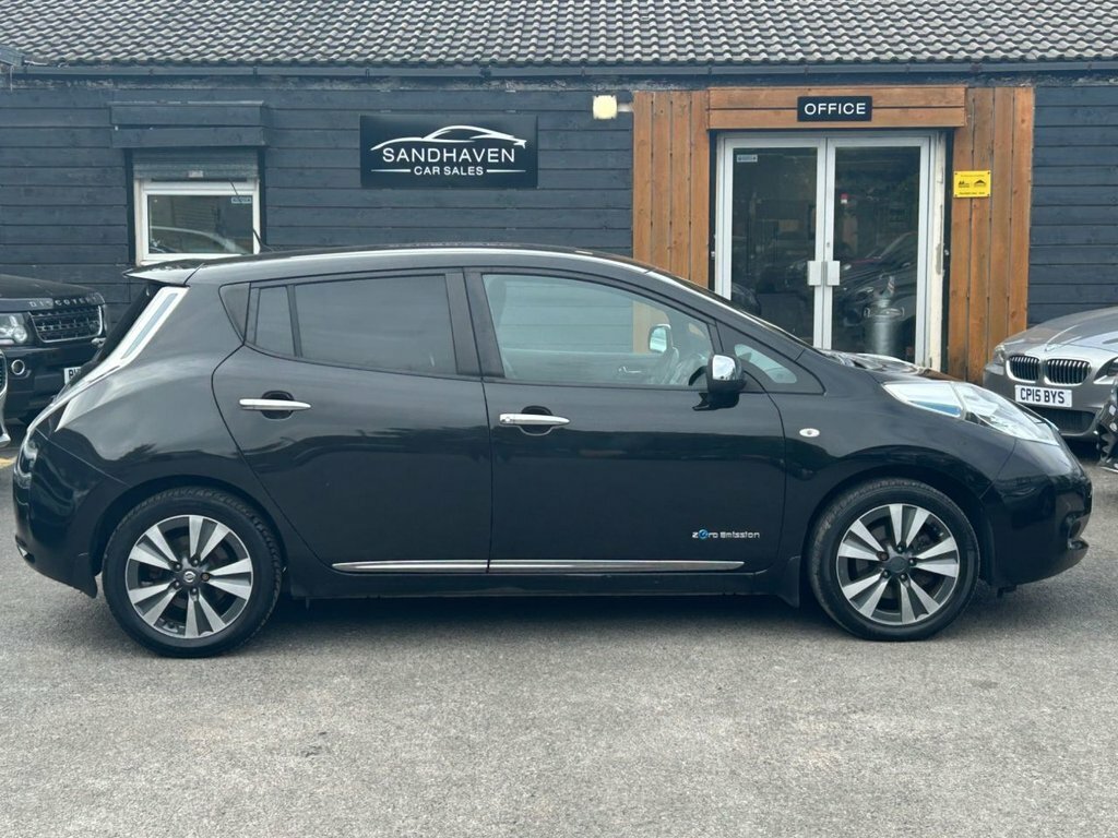Nissan Leaf Acenta White #9