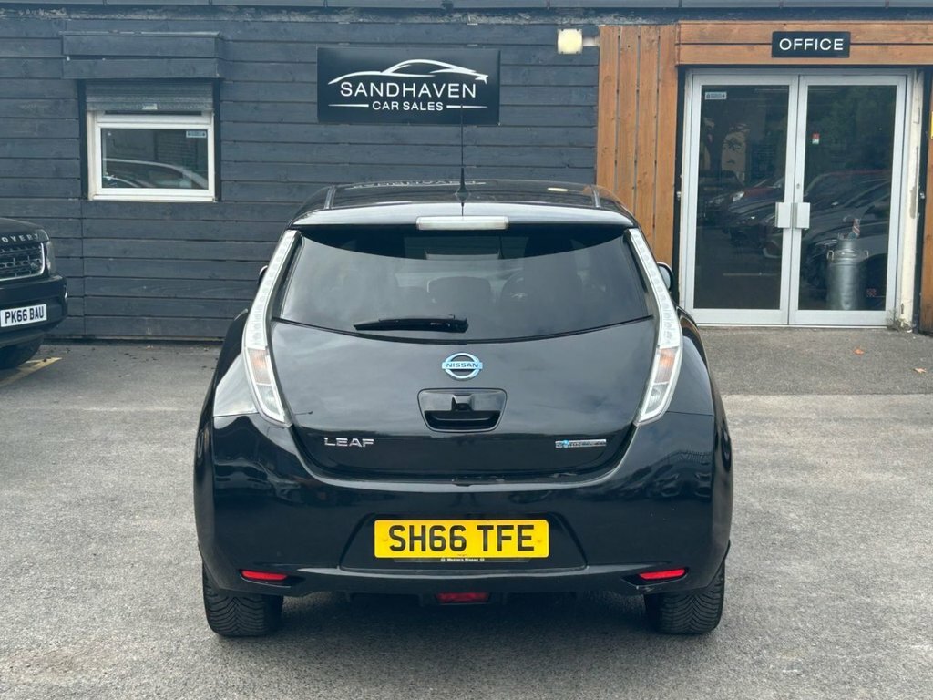 Nissan Leaf Acenta White #7