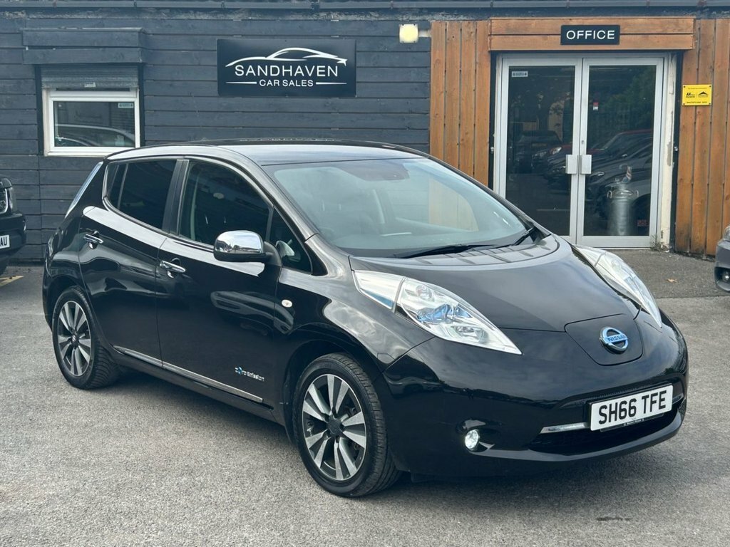 Nissan Leaf Hatchback Black