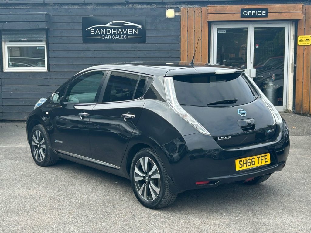 Nissan Leaf Hatchback Black #2