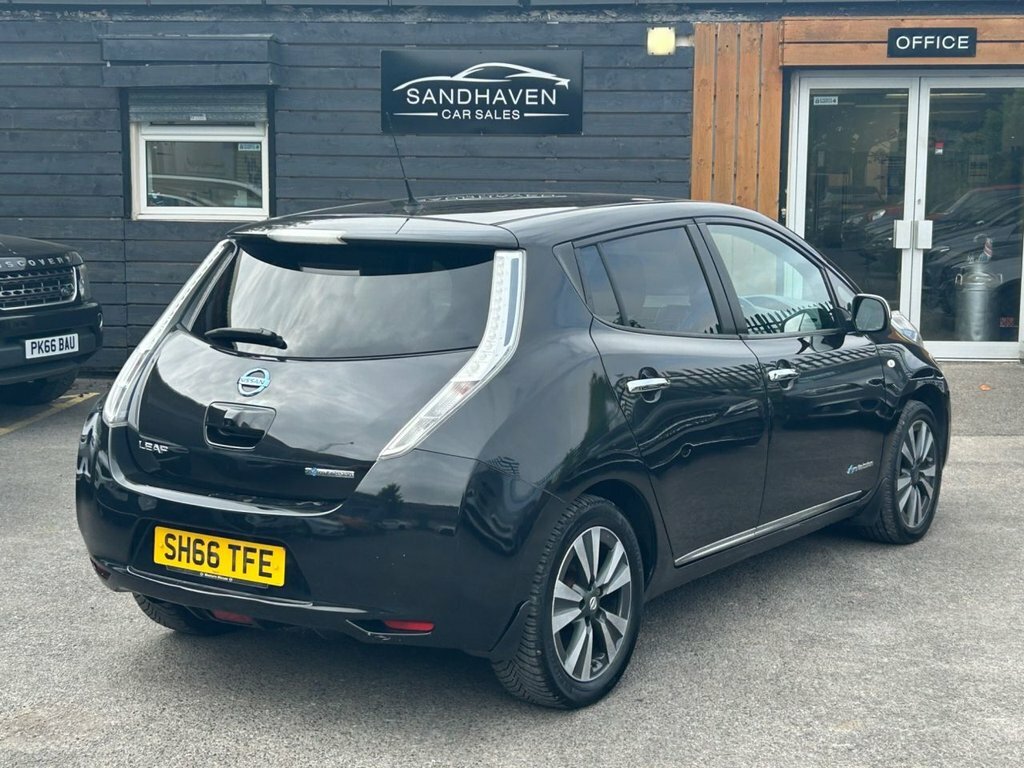 Nissan Leaf Hatchback Black #5