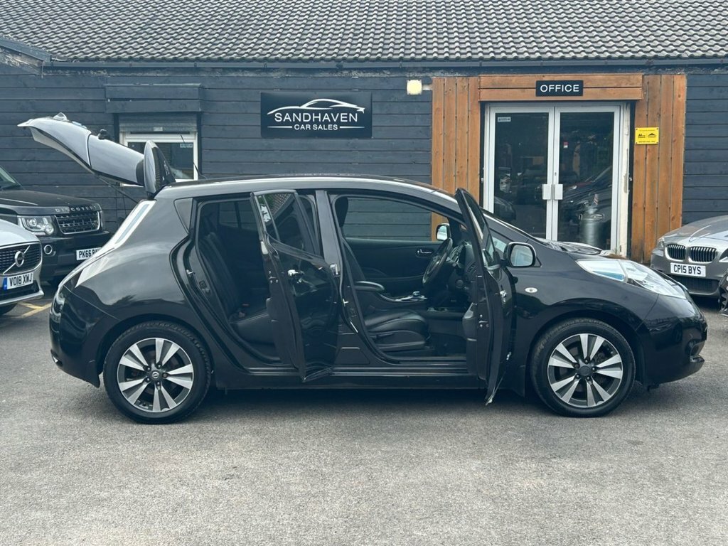 Nissan Leaf Acenta White #11