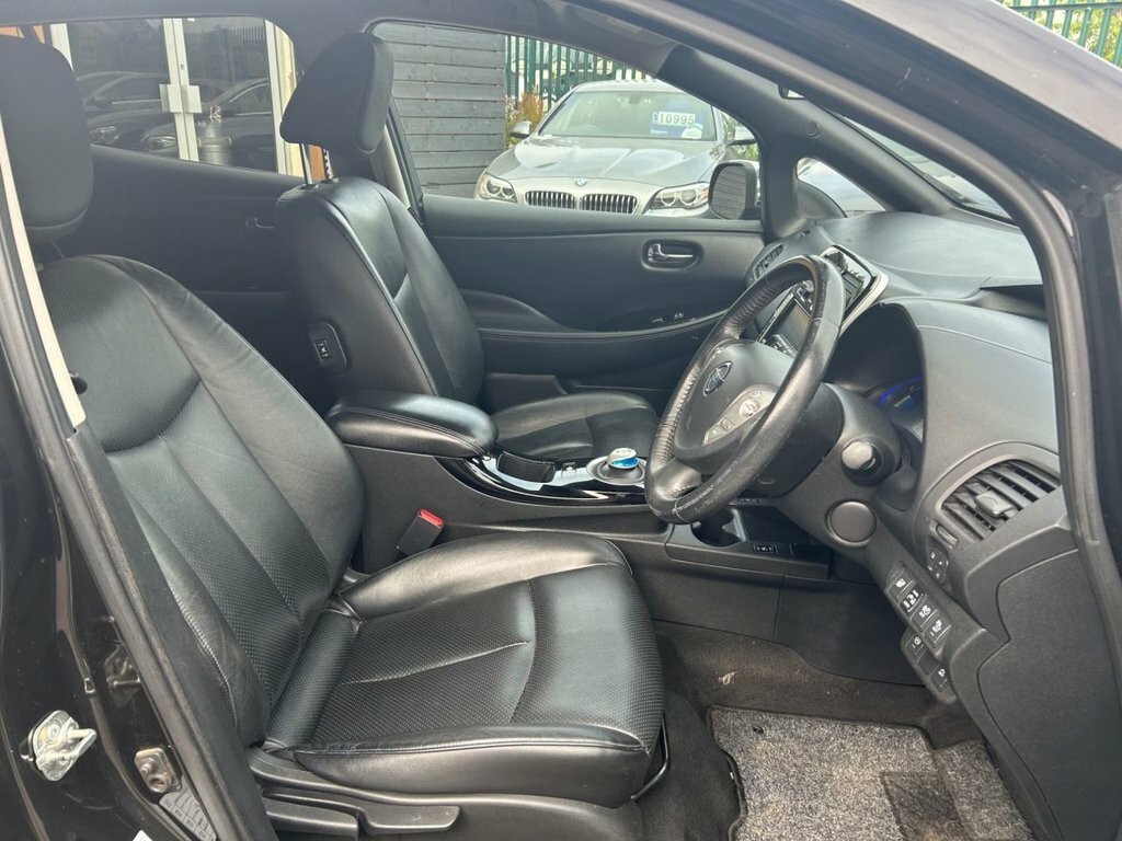 Nissan Leaf Acenta White #15