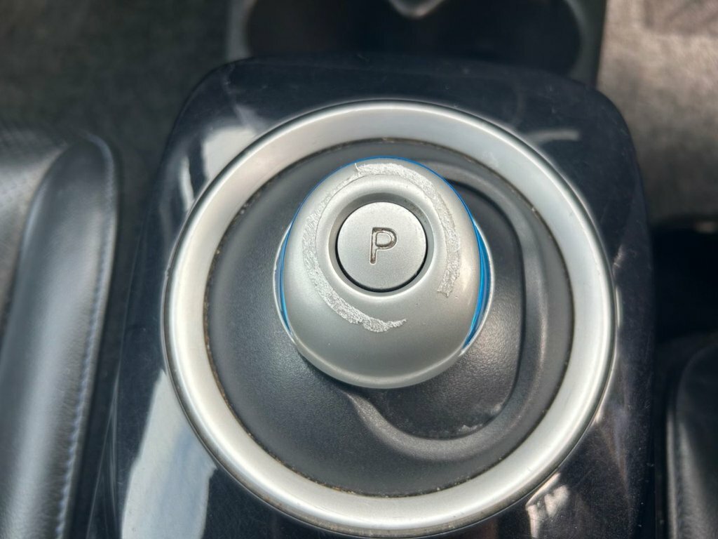 Nissan Leaf Acenta White #31