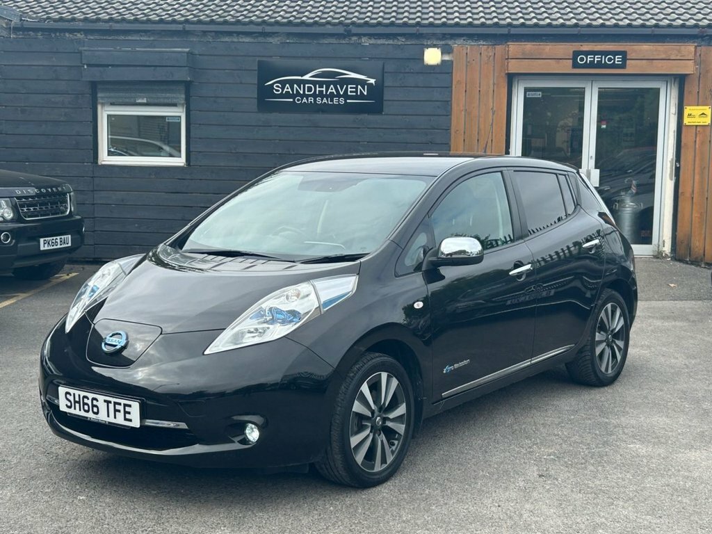 Nissan Leaf Hatchback Black #4