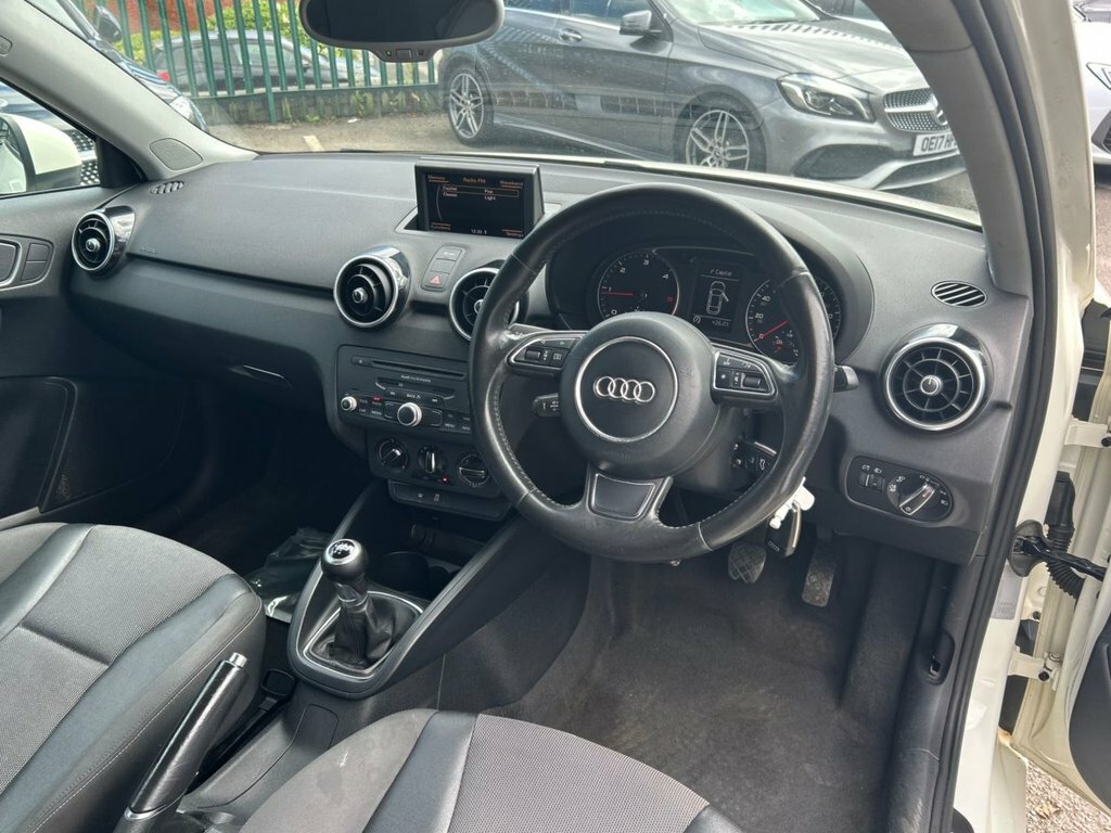 Audi A1 1.6L Sport White #3