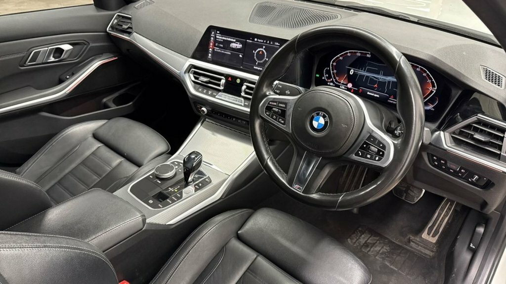 BMW 3 Series 2L M Sport VA21NTU White #6