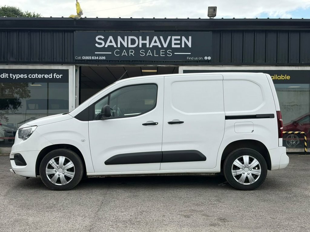Vauxhall Combo 1.6L Sportive White #6