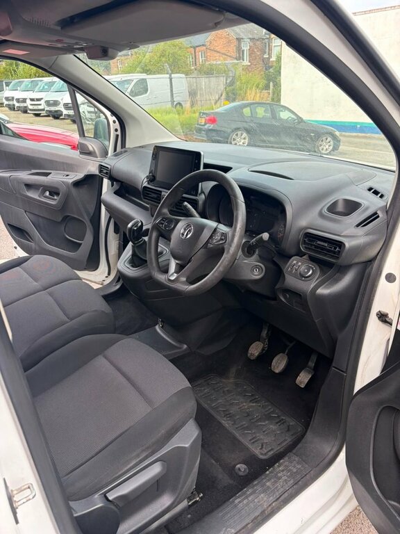 Vauxhall Combo 2300 1.5 Turbo D 100Ps H1 Sportive Van White #24
