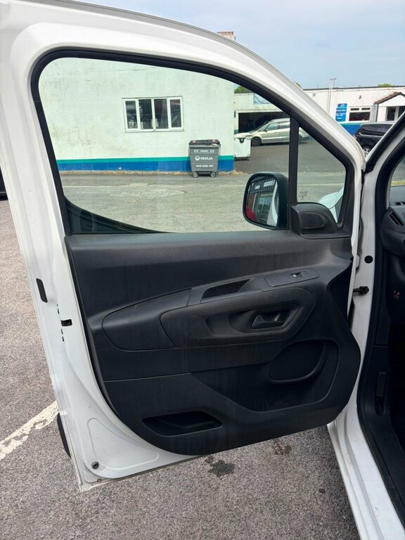 Vauxhall Combo 2300 1.5 Turbo D 100Ps H1 Sportive Van White #23