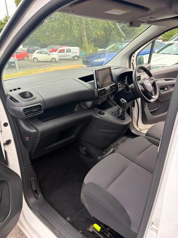 Vauxhall Combo 2300 1.5 Turbo D 100Ps H1 Sportive Van White #22