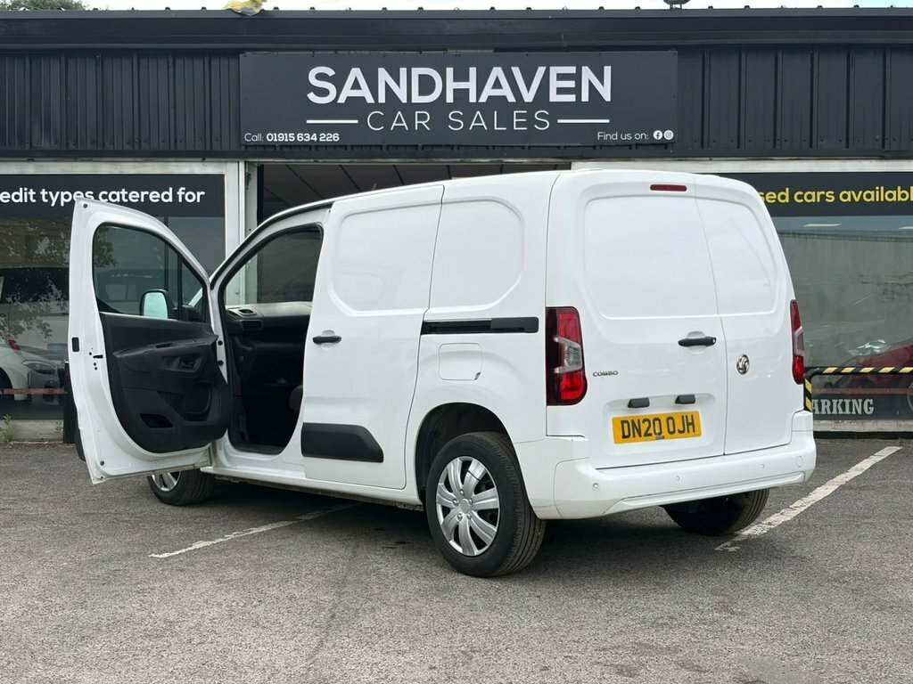 Vauxhall Combo 1.6L Sportive White #5
