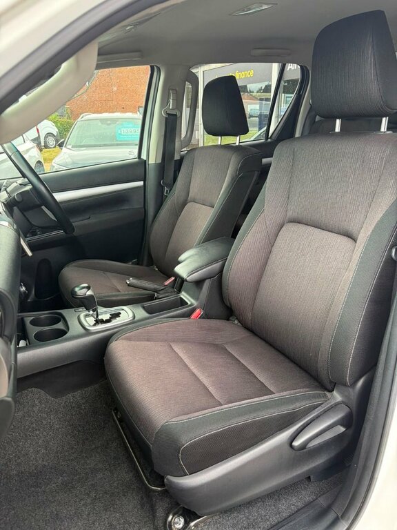 Toyota HILUX Active 2.4 D-4d Dcab Grey #27