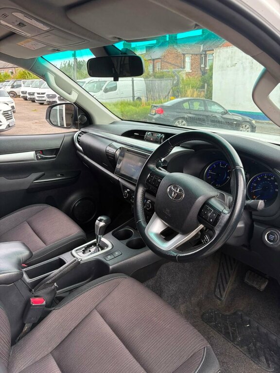 Toyota HILUX Active 2.4 D-4d Dcab Grey #21