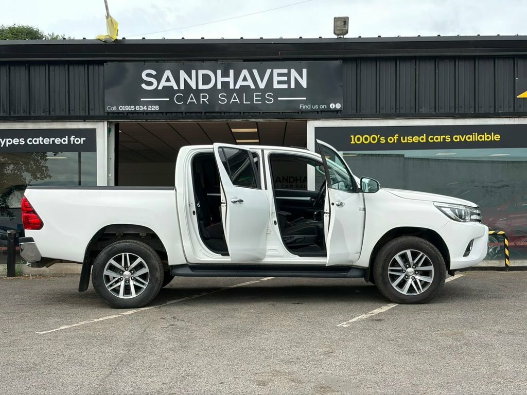 Toyota HILUX 2.4L Invincible White #6